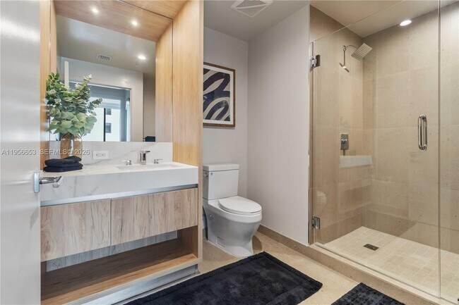 Building Photo - 11 NE 6th St