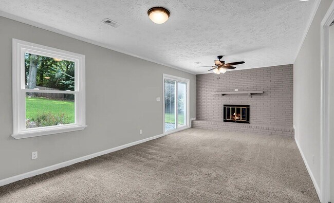 Building Photo - 474 Royal Oaks Terrace SW