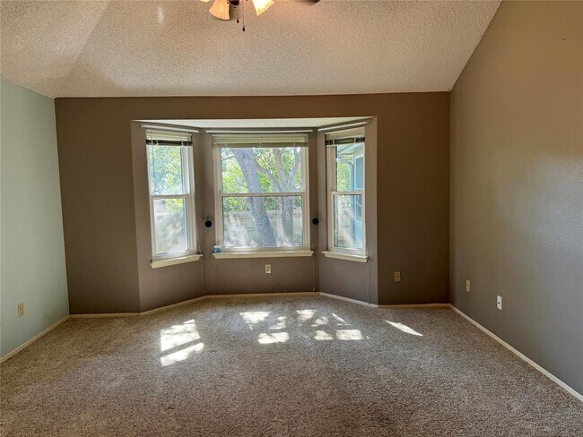Building Photo - 8311 Edgemoor Pl