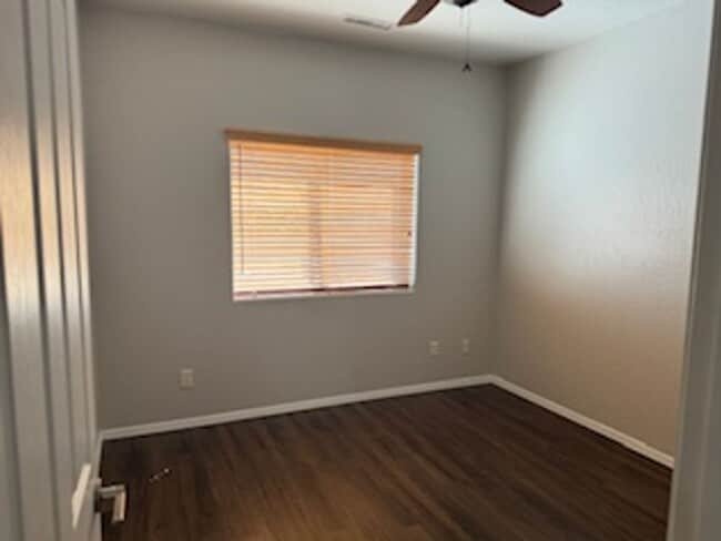 Building Photo - Charming 3 Bedroom 2 Bathroom With Den Hom...
