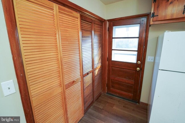 Building Photo - 5643 Rip Wil Dr