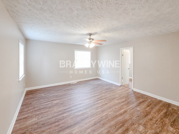 Building Photo - 112 Valerie Ct