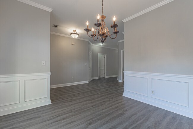 Building Photo - A MUST SEE IN SUGAR HILL!!!