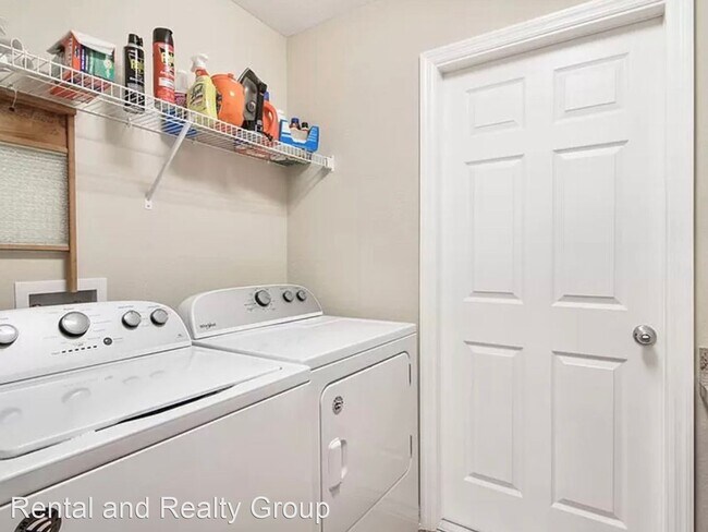 Building Photo - 4 br, 2 bath House - 338 Pentas Ln.