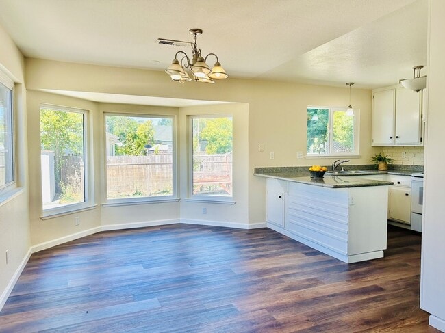 Building Photo - 505 Funston Dr