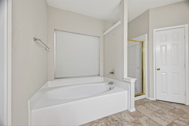 Building Photo - 5911 Indian Hills Ln