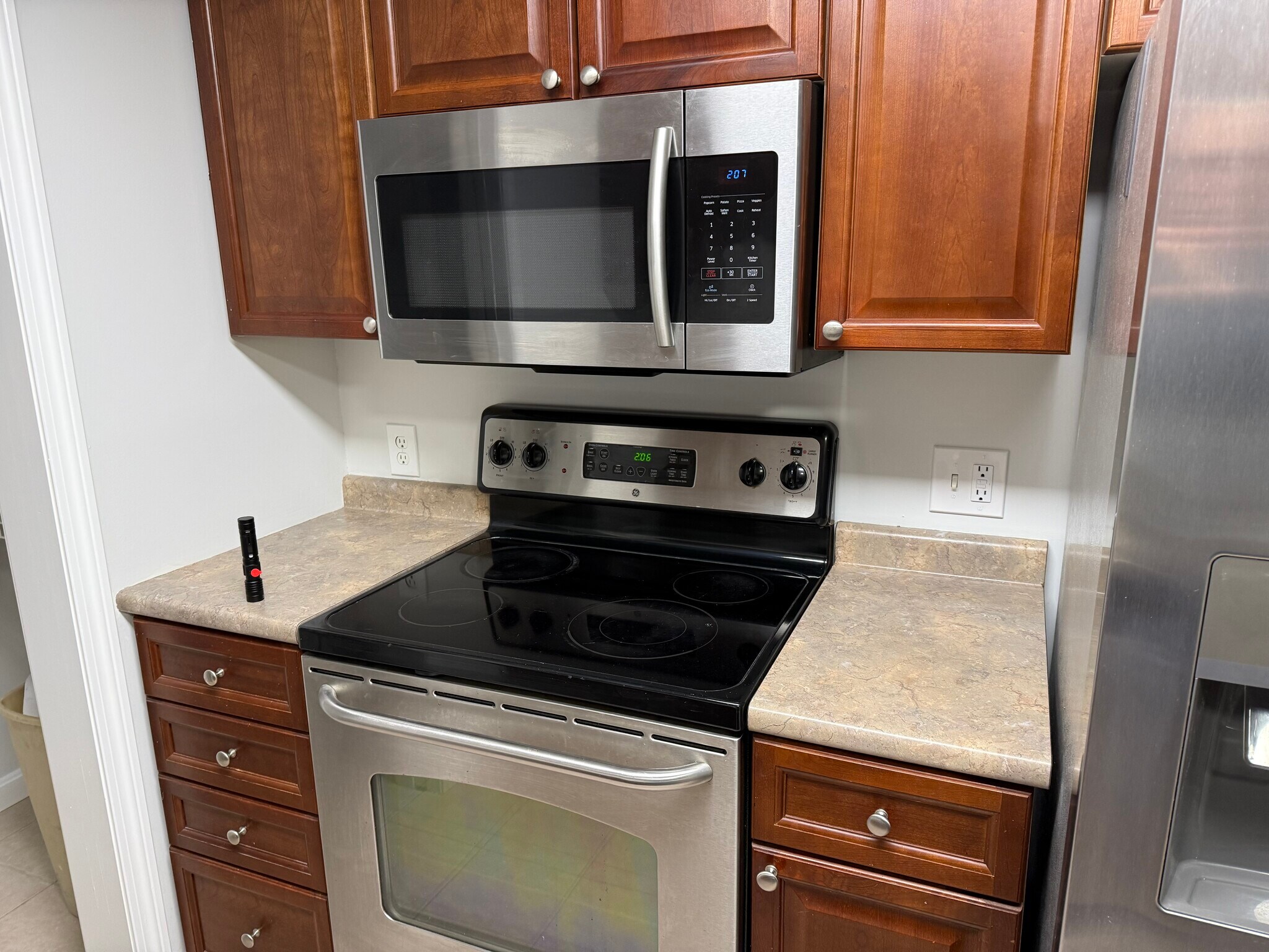 Building Photo - 16 Crestview Cir