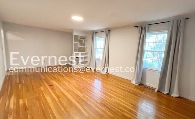 Building Photo - 5737 Garret Drive