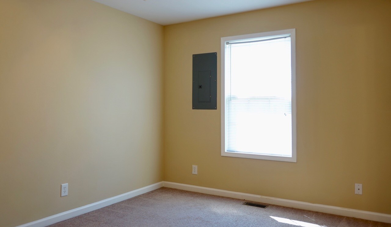 Building Photo - 201 W 17th St