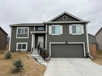Building Photo - Modern Home With Open Layout For Rent In B...