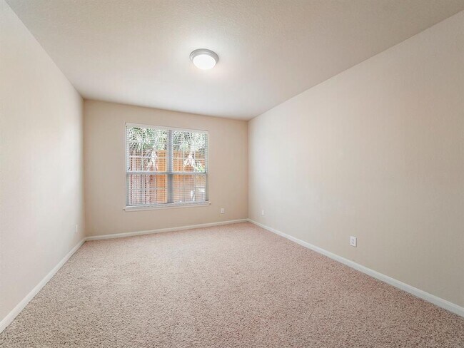 Building Photo - 1235 Glenwood Canyon Ln