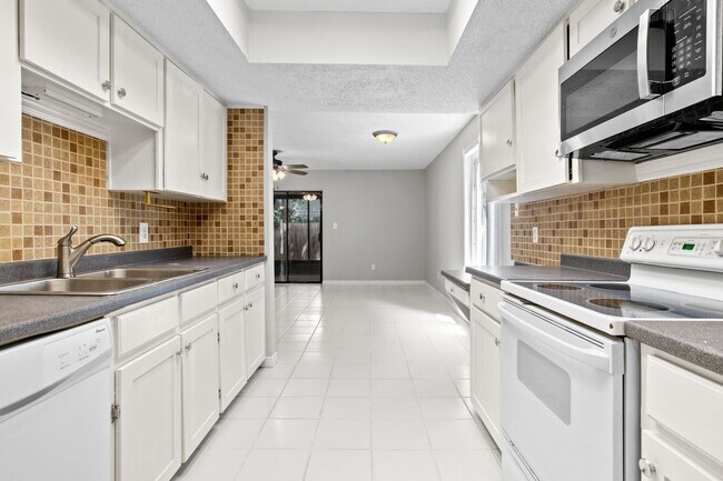Building Photo - 3506 Parkwood Ave