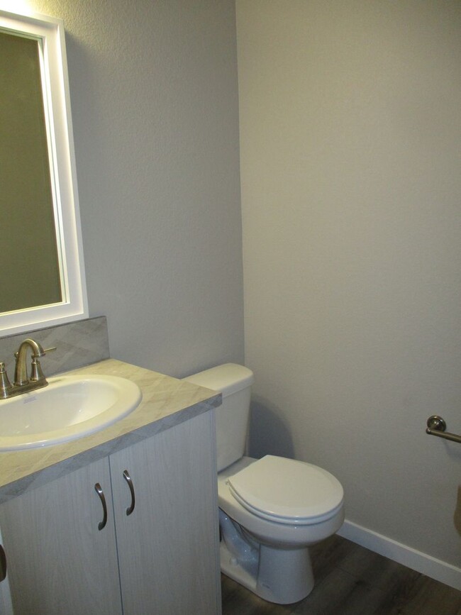 Building Photo - Brand New Berthoud Property facing the Mou...