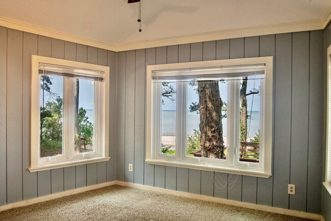 Building Photo - 12182 Heron Dr