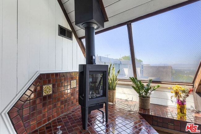 Building Photo - 7149 Woodrow Wilson Dr