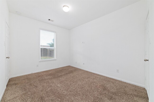 Building Photo - 18406 Spruce Tree Line Trl