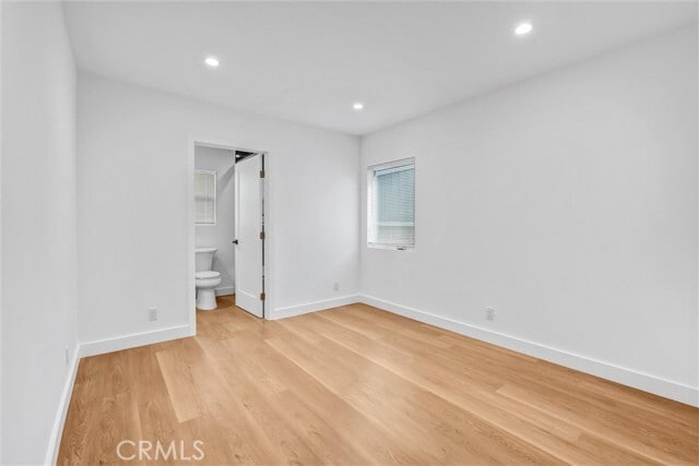 Building Photo - 18225 Chatsworth St