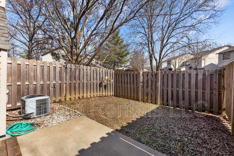 Building Photo - 1816 Misty Moss Dr