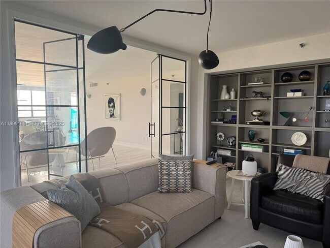 Building Photo - 11113 Biscayne Blvd