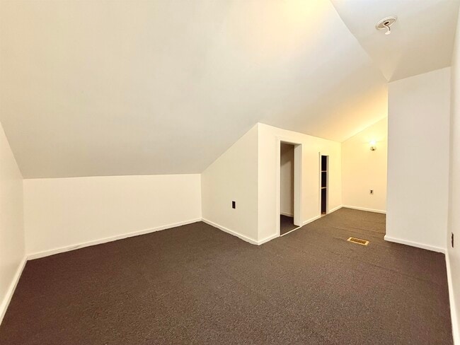 Building Photo - 503 Tamworth Rd