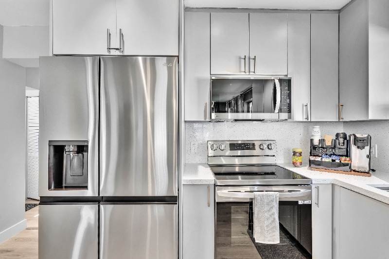 Building Photo - 310 SW 31st Ct