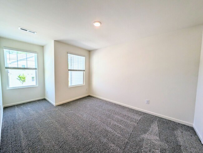 Building Photo - Tyler Gardens