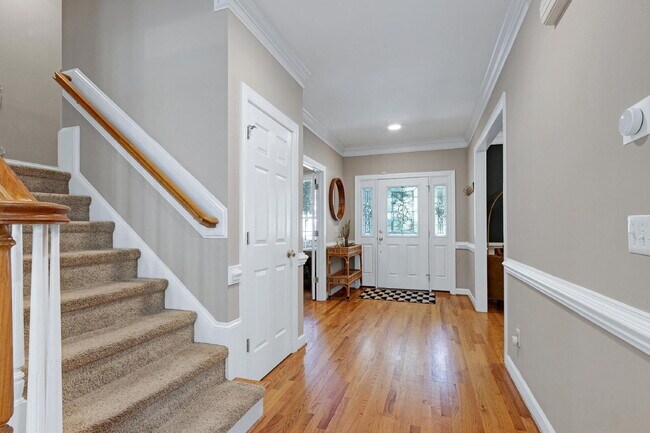 Building Photo - 2711 Ashland Dr