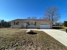 Building Photo - 904 Nichols Rd