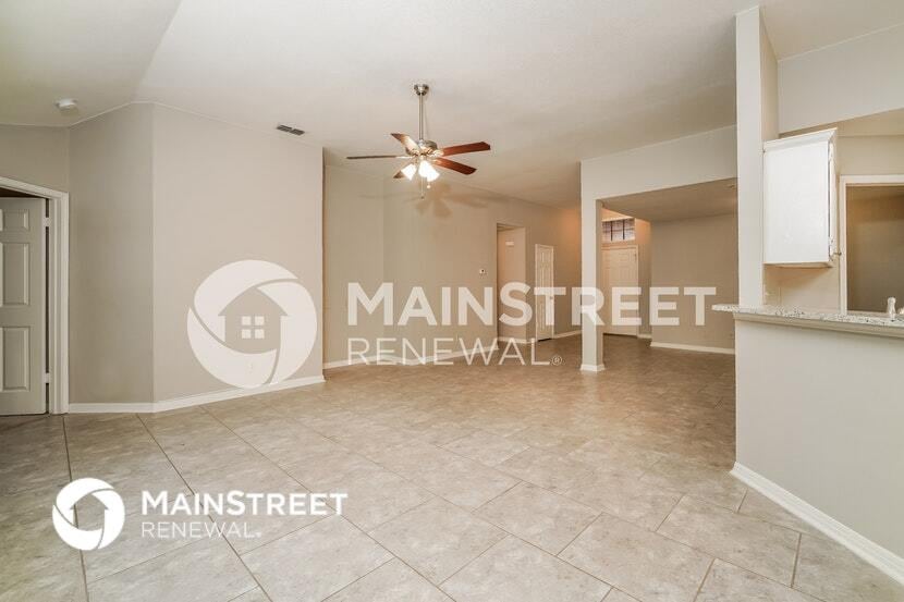 Building Photo - 121 Plaza Dr