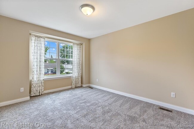 Building Photo - 68 Biltmore Blvd