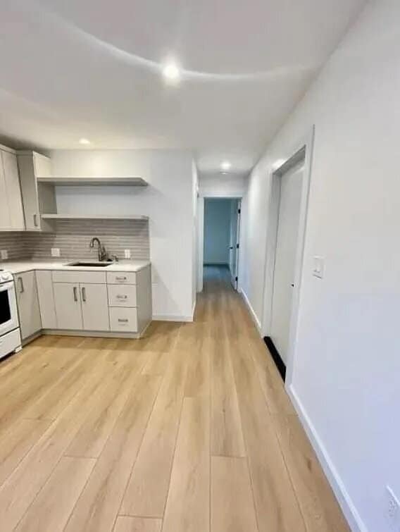 Building Photo - This 1BD/1BA Santa Barbara Bungalow sits i...