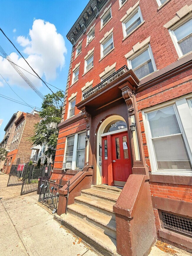 Building Photo - 510 Palisade Ave