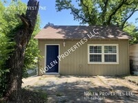 Building Photo - 1009 W Pine Ave