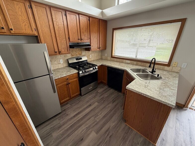 Building Photo - 4541 Brookmeadow Ct SE