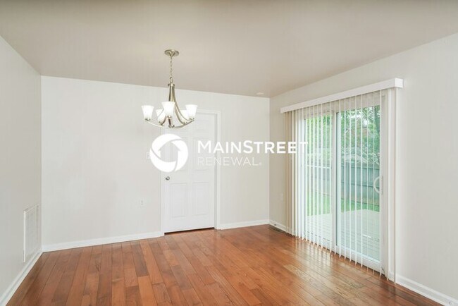 Building Photo - 3 Bedroom Pet-Friendly Home in Nicholasvil...