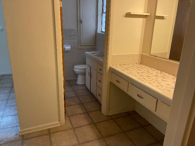 Building Photo - 2111 Scripture St