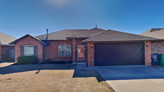 Building Photo - Beautiful Home in Mustang Schools!