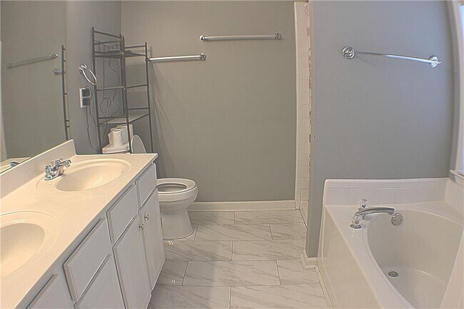 Building Photo - 437 Darter Dr NW
