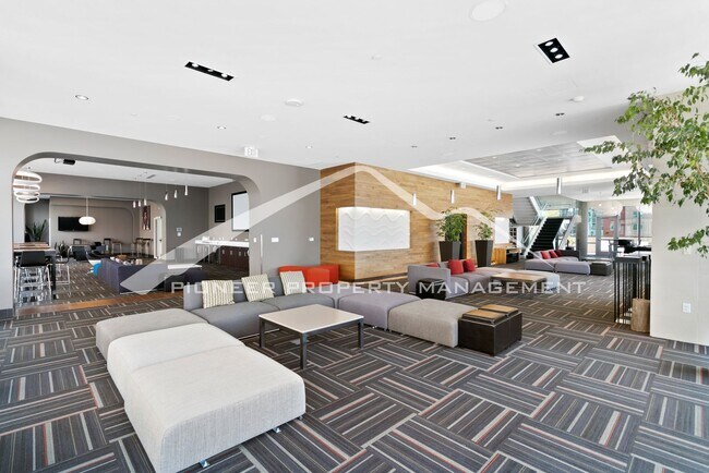Building Photo - Luxury Condo with Stunning Views and Central AC