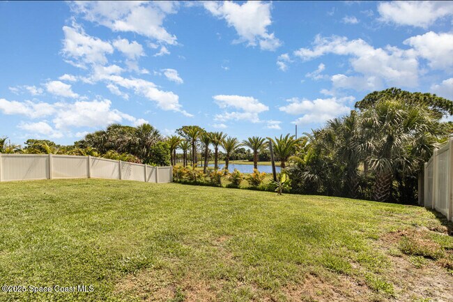 Building Photo - 7389 Tourmaline Dr