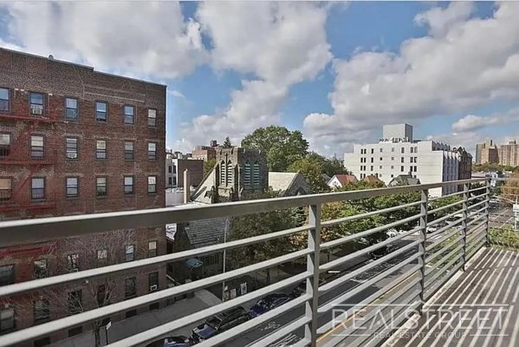 Building Photo - Winthrop St
