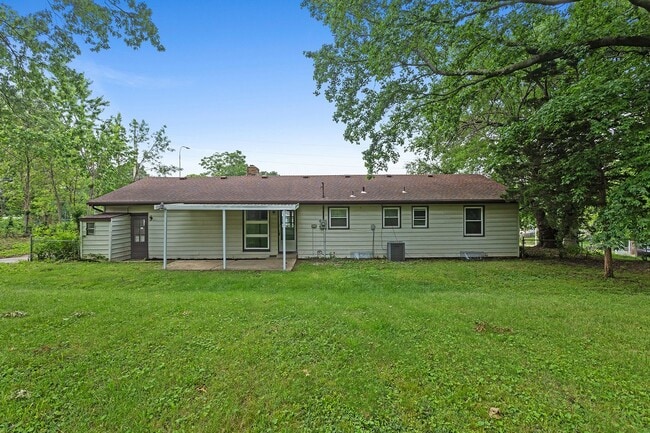 Building Photo - 1219 W 35th St