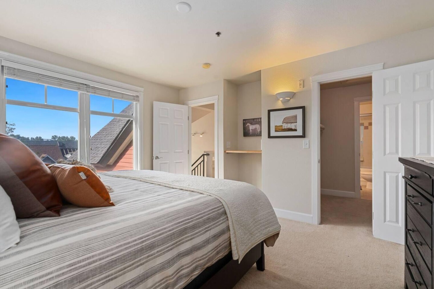 Building Photo - 330 N Howes St