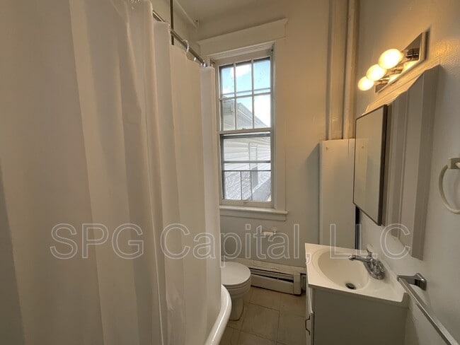 Building Photo - 51 Chambersburg St