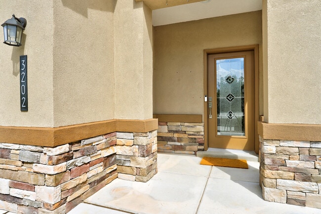 Building Photo - 3202 Tazanita Lp SE