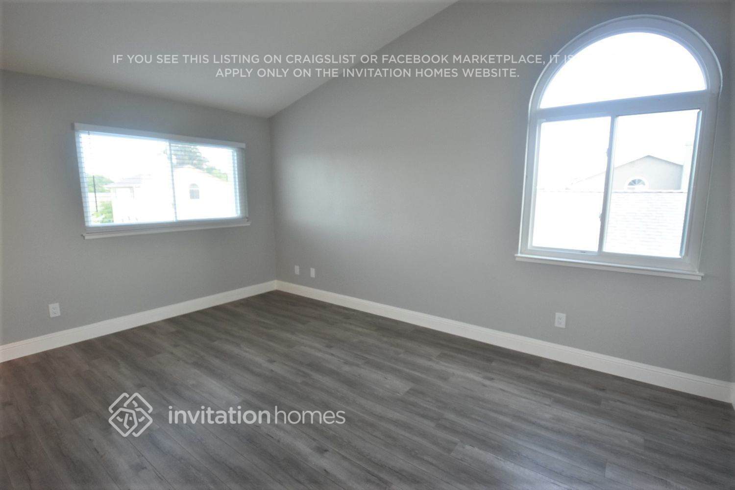 Building Photo - 1070 Silk Oak Dr