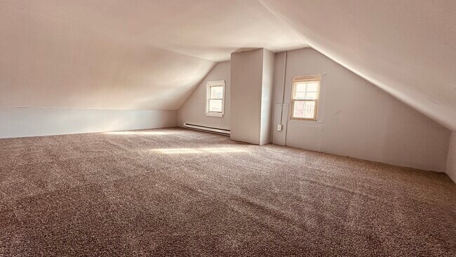 Building Photo - 228 N Howard St