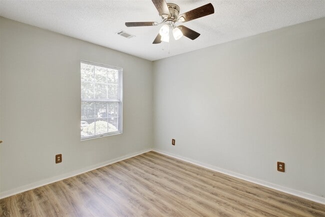 Building Photo - 7945 Parklane Court Apt #E, North Charlest...