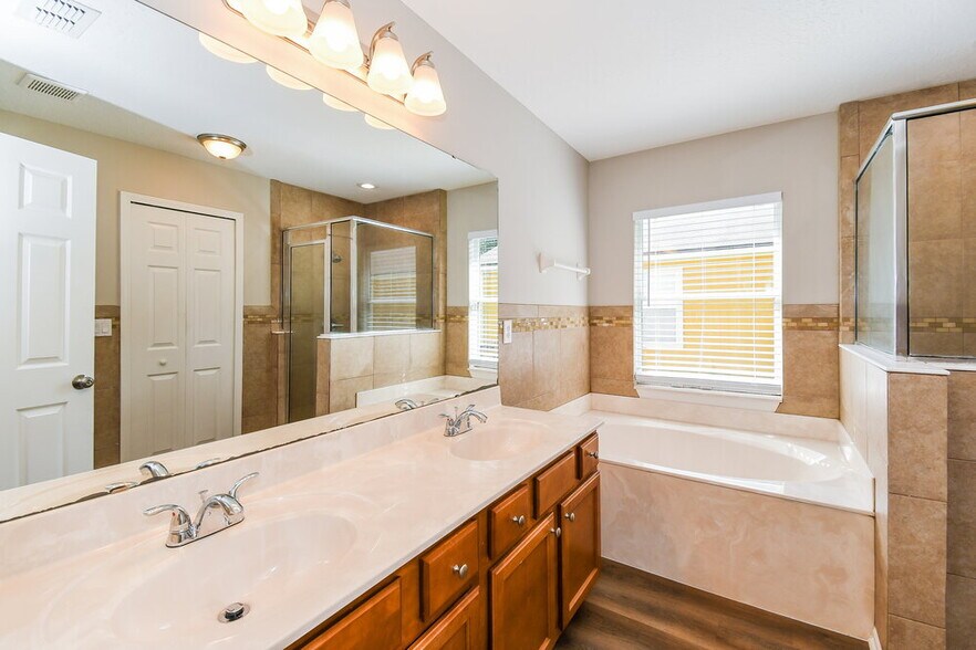 Building Photo - 10267 Normanwood Ct
