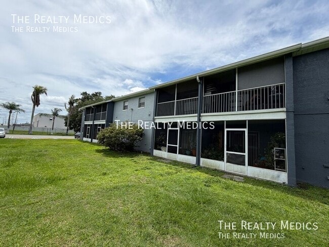 Building Photo - 4124 Pershing Pointe Pl